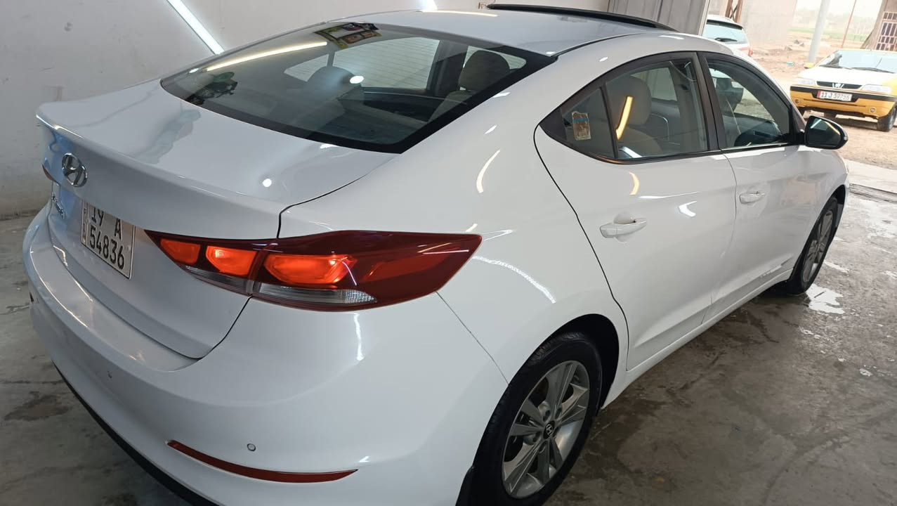 سلام عليكم
النتر خليجي موديل 2017 

رقم كربلاء بسمي 

السياره بيه ربع البنيد صبغ ومكانين بارد 

مكينه 2000 دوش  

ماشيه 100 الف 

السعر 138

مواصفات مامره وحساسات وتحكمات 

***********
