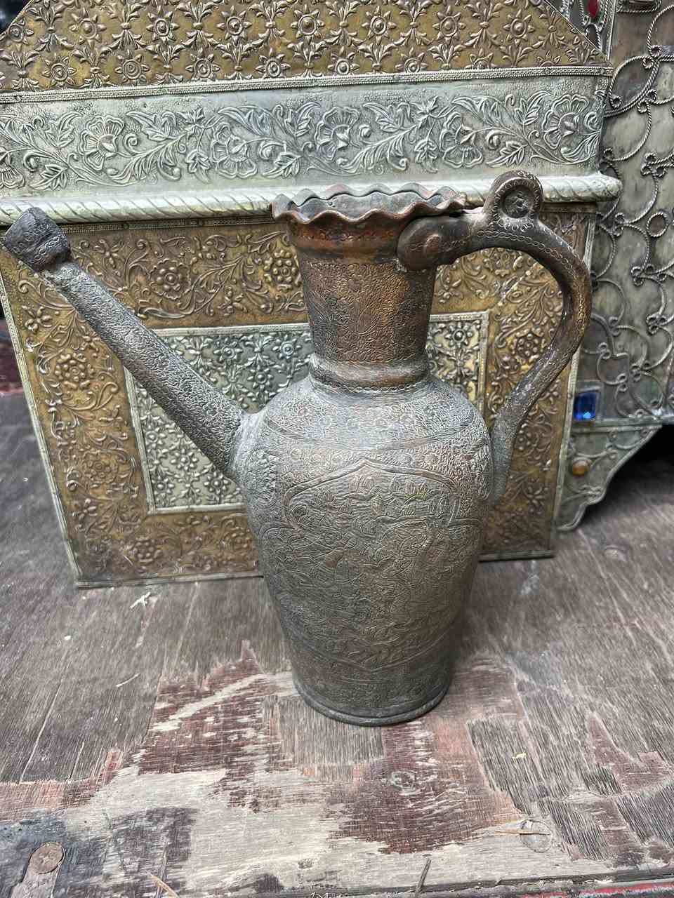 ابريق نحاس احمر منقوش
واتساب ***********
