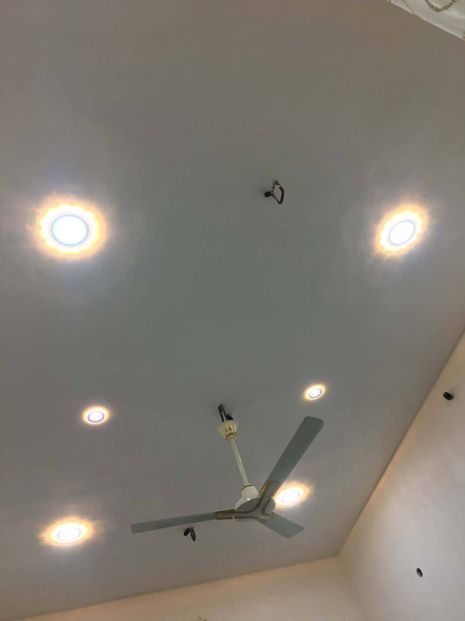 نعلن لكم عن تأسيس
🔌 تأسيس كهرباء 🔌
بإدارة:
المهندس محمد &و فريدون 

نقدم جميع أعمال الكهرباء:
✔️ تأسيس كهرباء للمنازل والشقق
✔️تنصيب طاقة الشمسية 
✔️ تمديدات حديثة وبأعلى جودة
✔️ صيانة وتصليح الأعطال
✔️ الالتزام بالدقة والأمان

🔧 شغل متقن
⏱️ التزام بالمواعيد
💡 خبرة وثقة

للاستفسار والمراسلة يرجى التواصل خاص 📩
أو الاتصال الأرقام الاتيه
***********
*********** 
نورتونا ونسعد بخدمتكم دائماً ⚡️✨
