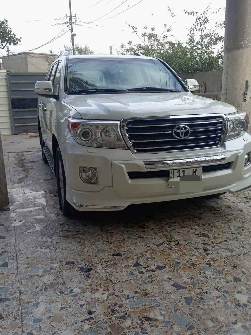 السلام عليكم للبيع لأندكروز موديل 2015 ابريم اصلي رقم بغداد الجديد دولي بسمي تحويل ثاني يوم مكفولة كفاله عامه
فول مواصفات 1/1
حساس امامي
حساس خلفي
بصمه تشغل
بصمه اوبواب
فتحه سلايت
كشنات جلد اصلي
كشن كهرباء اتلاث حركات
محرك 6 سلندر
تشغيل عن بعد
8 ايرباك 
زراكات لايت 
مري شفط و قلاب 
مثبت سرعه 
سبعه راكب 
ثلاث قطع تبريد 
تحكمات ستيرن كامله 
كامرة دوارة
مطفايه حريق 
وباقي مواصفات معروفه. 
ماشيه (109) إلف حقيقي شرط الفحص سعر السياره (395) $ورقه وبيها مجال مكاني بغداد البلديات 
اللاستفسار على رقم ***********
