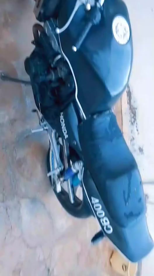 سلام وعليكم بطحه 400 سيبي فور فور دراجه نضيفه عايزها ترتيبات بصيطه كهربائيات شغاله الدراجه مفتوحه يرهم مراوس او بيع سعر 900 مستعجل عل بيع مكلف بل نشر ***********
