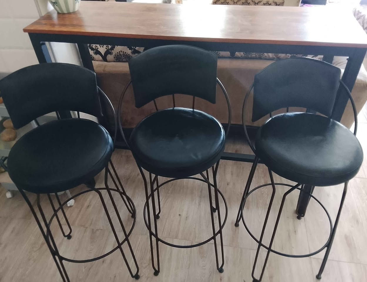 ستول مني بار جديد نظافة ١٠٠٪ سعر الواحد ٣٥
*********** بغداد, العراق
