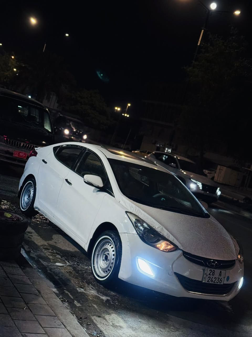 السلام عليكم 
النترا مضلع 2014 وارد خليجي 
كير مكينه مكفولات 
السياره بنيد وباب سايق فقط 
سياره خير من الله ماعايزه شي 
تخم تاير جديد صارله سبوعين
حداديه اماميه نص عمر 
السعر 115 
***********
