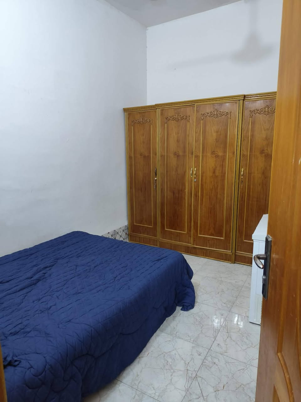 متوفر بيت يم صحن العقيلة داخل القطع بيت نضيف *********** لعشرة محرم حجز شباب أو عوائل
