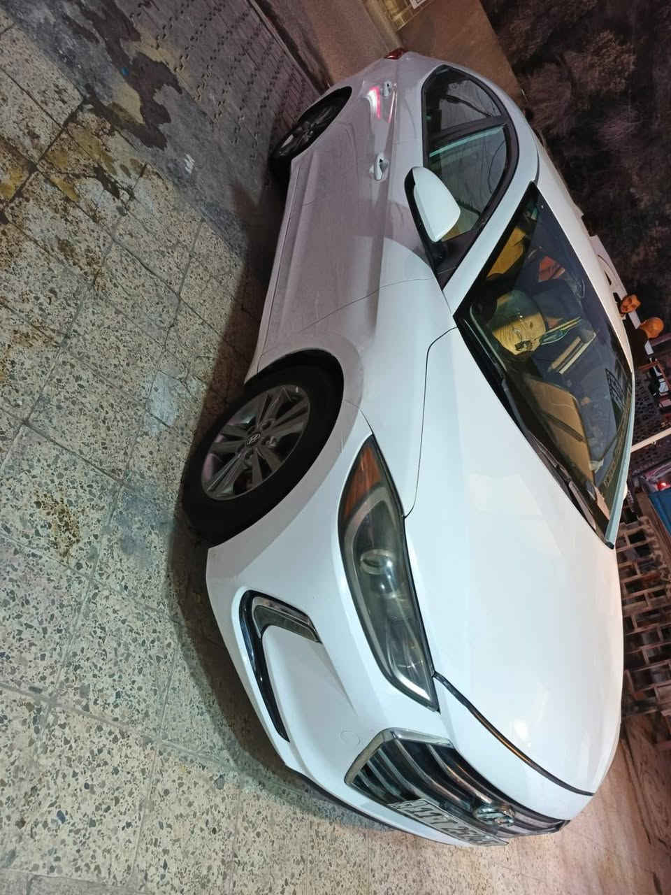 الانترا وارد أمريكي بدون حادث سياره جديده كير مكينه مكفول وسونار كدامك مكان السياره بغداد والسعر ١١٥ قفل وهذا رقمي ***********
