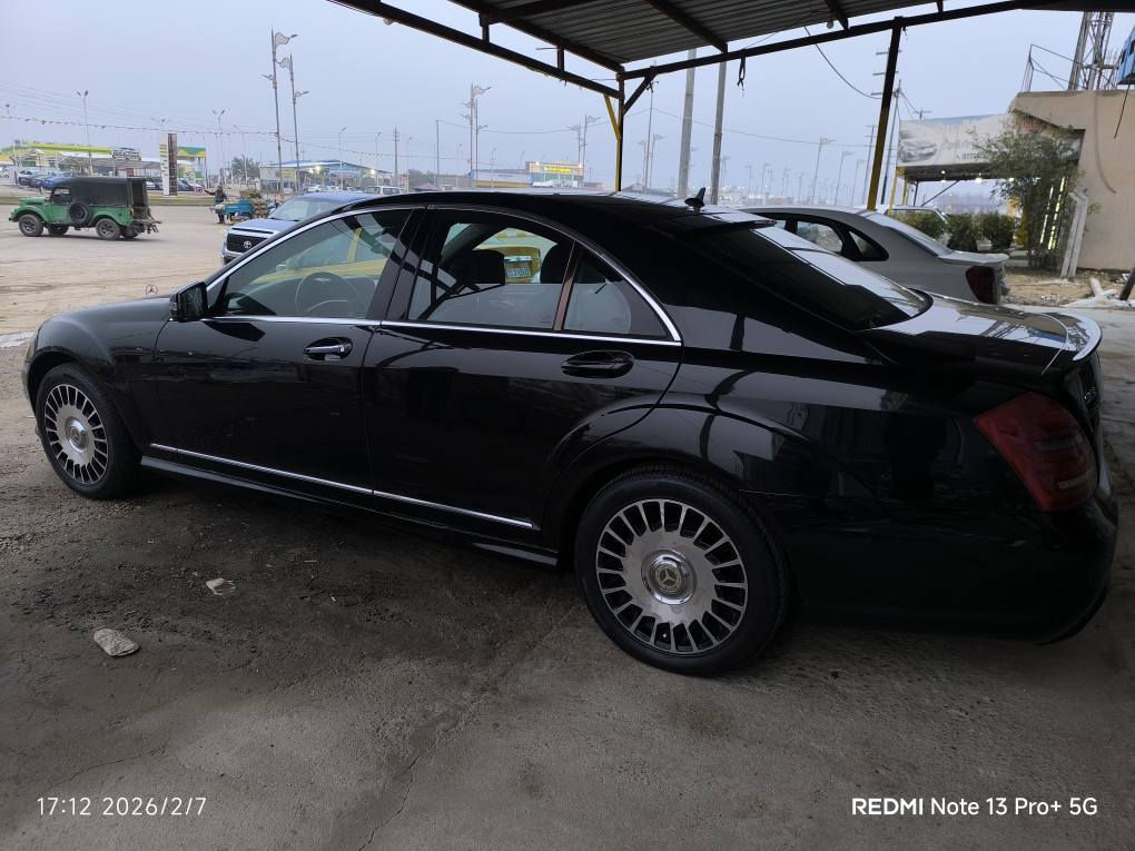 اللهم صل على سيدنا محمد وآل محمد
مارسدس S350 رئاسي موديل 2009 اصل  محرك 6 سلندر رقم بغداد الدولي الجديد فول مواصفات فتحة سقف ناظور ليلي  ابواب شفط مع الصندوق الون اسود ملكي الممشى 179 الف كيلو السيارة على شرط احلى من الصور مكانها واسط الصويرة هاتف ***********
*********** السعر مناسب 168 ورقة النقوصات انزلها من سعرها الصويرة, واسط
