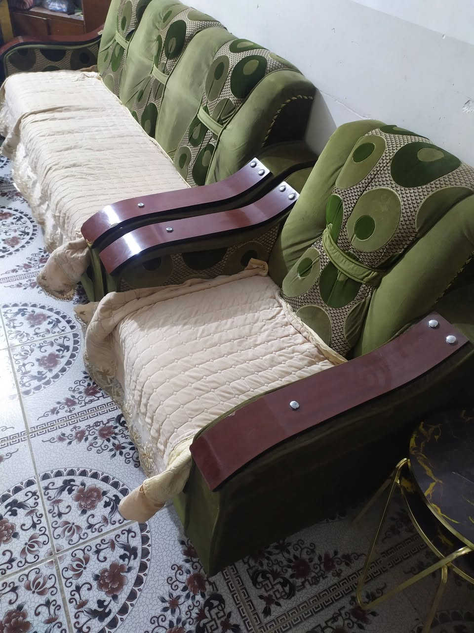 تخم عشر مقاعد للبيع نجاره نضيف مابيه ضرر سعر 275 وبيه مجال بسيط


**إذا كنت صاحب هذا الإعلان وتريد حذفه لأي سبب، رجاءا أرسل رسالة إلى الدعم الفني**