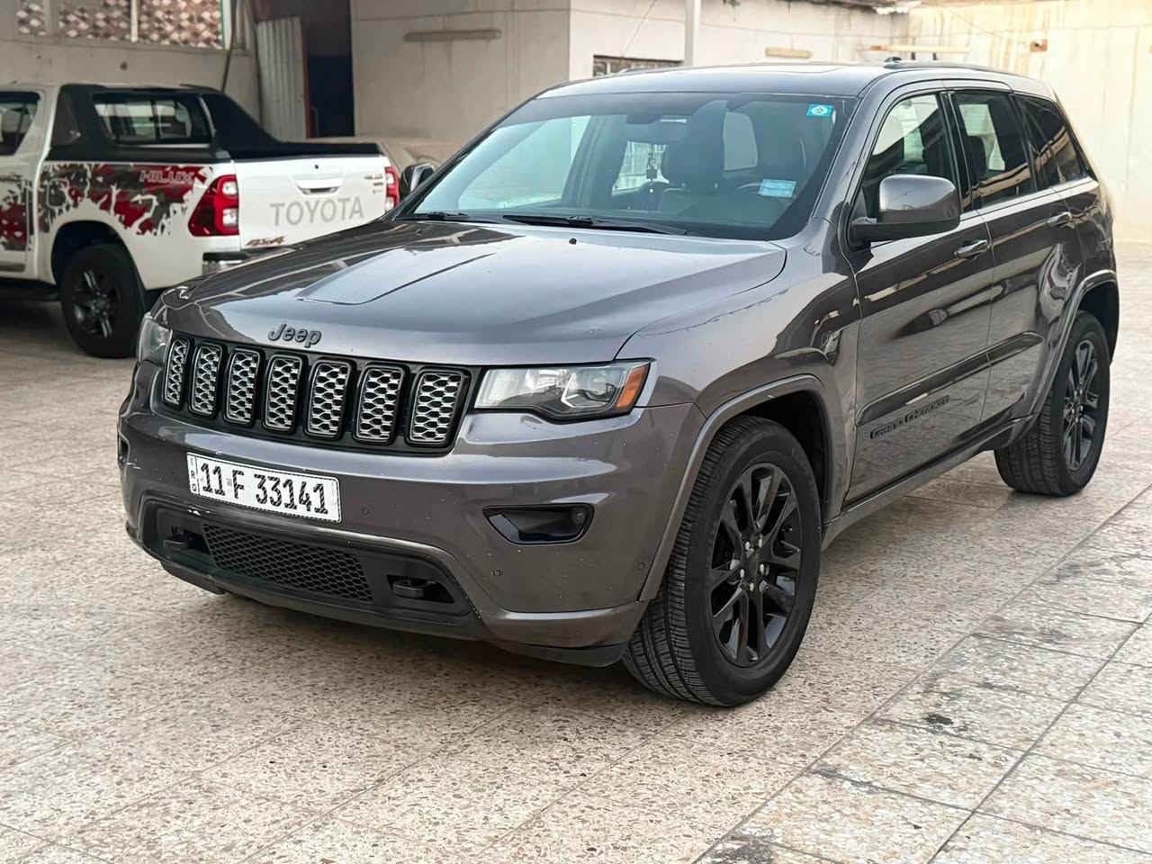 السلام عليكم جيب بلاك توب 2019 بيع فقط سعرها 195 ورقة رقم بغداد بسمي فوول مواصفات حادثة جدا بسيط بنيد معه جاملغ باقي السياره مكفوله على الفحص سيارة جديدة على وضع الشركة ماشية 76 للاستفسار *********** السعر 195 ورقة مكان بغداد
