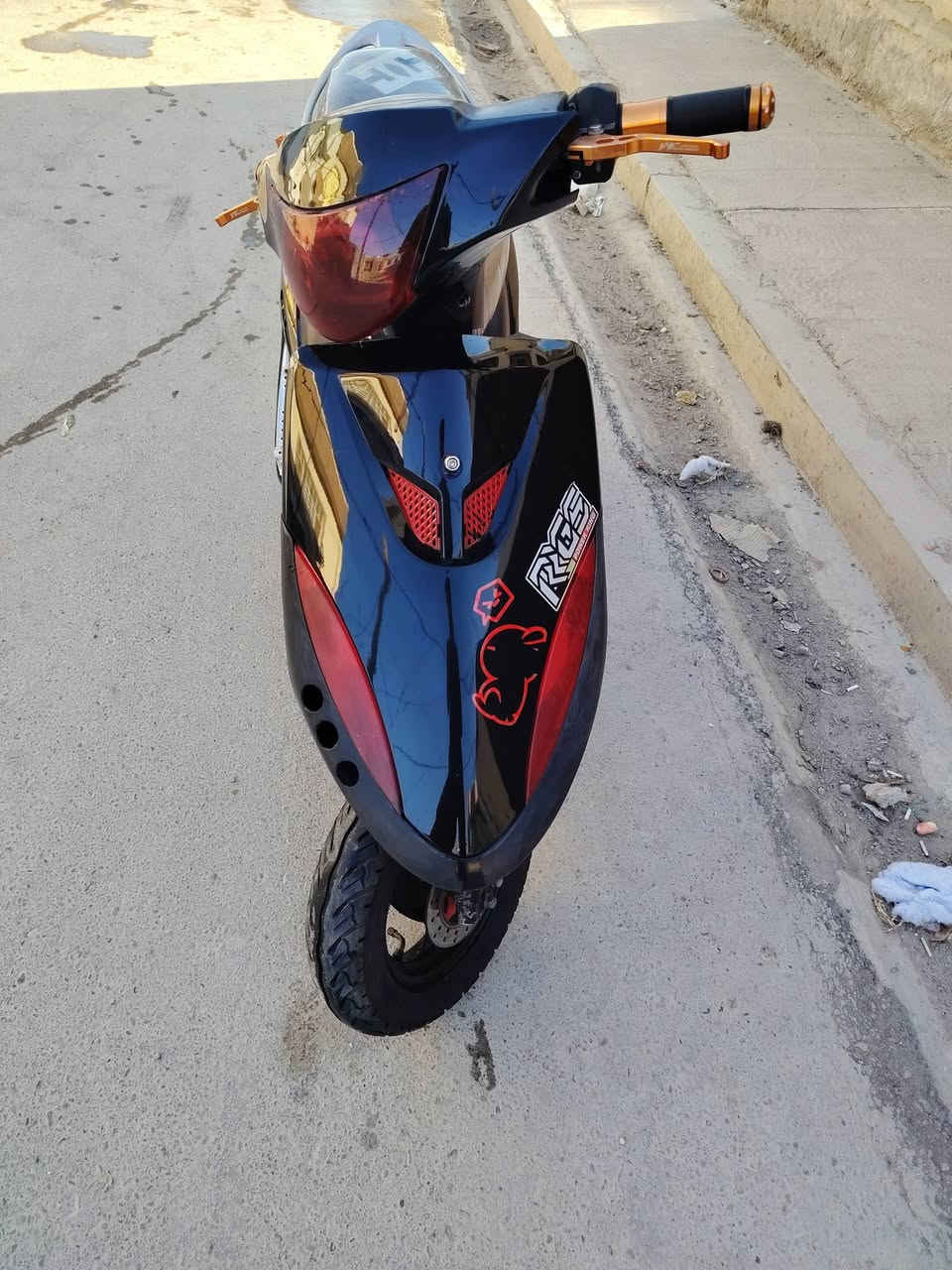 السلام عليكم ماكس عدله رمبه دراجه مغلومه تزويد كلها عل بلاد من التاير للبرغي  دراجه عليه كت كامل آر جي إس
1 استاند صفح سبع ألوان 
2 شيال آر جي اس
3 يدات آر جي إس
4 قبق افلاوين آر جي اس
5قطره  آر جي اس 
6كفرات أربعة ولف بلاد 
7 شوته أربعه ولف
8 دبل خلفي أصلي
9 كلجات آر جي اس 
 10ليت عدسه 
11 كشن رياضي
 12نشره اسفل الدراجه
13 صالانصه سي اس
مكان الدراجه ديالى بعقوبه فلكت الأمين  سعر الدراجه 850 أو بيه مجال بسيط رقم الهاتف ***********
