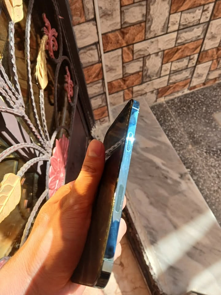 12 ‏برو ماكس بطارية 84 ما مبدل بيه اي شي بغداد *********** واتساب فقط
