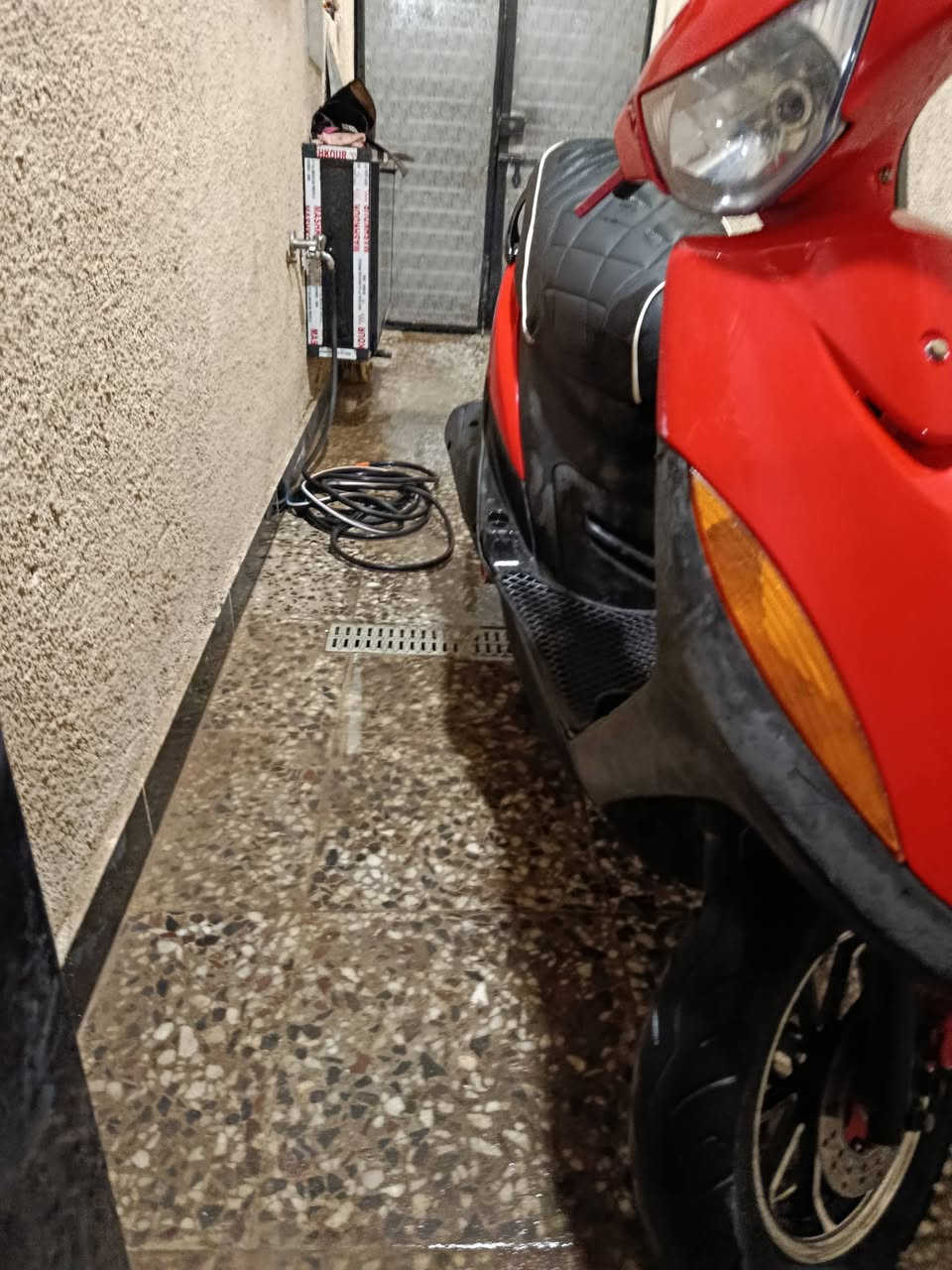 سلام عليكم ماكس عدله
مكينه بلاد.    مرتبه بيه تزويد خفيف  
كهربائيات. كله شلع. شغاله  
وياله مشيف ثقيل  
السعر 650 بيه مجال بصيط 
مكان حي العلام. تقاطع درويش 
للتواصل 👈🏻 ***********
متوفر خاص هم
