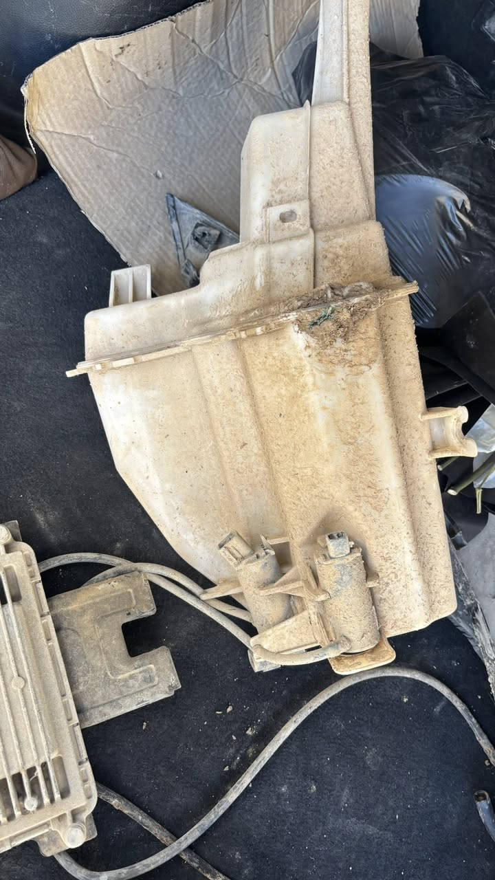 غراض سبورتج 2013 للبيع 
عقل مال محرك الفين خليجي دوش اصلي 
دبة ماء 
دبة ماسحه
بدنه هي وراديتر التبريد والماء والمروحه طبكه كامله
درايم شفت هو الفج والفلنجة
فرشة الجنطة
دبه عنبار ام الحساس
دعامية امامية مقفله 
شباك امامي 
مازده جهه السايق لو العبري ما متاكد 
واشاير خلفيه


**إذا كنت صاحب هذا الإعلان وتريد حذفه لأي سبب، رجاءا أرسل رسالة إلى الدعم الفني**