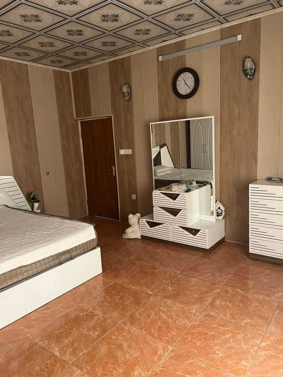 للبيع دار سكني 
📍العنوان: توله فروش ( فرع مجمع سوفار ) 
📐المساحة: 240 m 
 جنس العقار ء📍رقم بلديه ( وبيها معامله طابو ) 
الواجهه 12 
ونزال 20 

🔹يتكون من طابق واحد 
🔸الطابق الأول: استقبال، مطبخ ،غرفه  نوم، هول داخلي 

💰السعر الكلي:  على الخاص 
فقط اكتب سعر او اتصل على رقم يتم رد باقل من 5 دقائق 

📍 نستقبل عروضكم ( السكنيه والتجاريه ) في جميع مناطق خانقين ( للطابو الصرف والزراعي )

للاستفسار الاتصال على الرقم 

📲  *********** ( حمزة )
