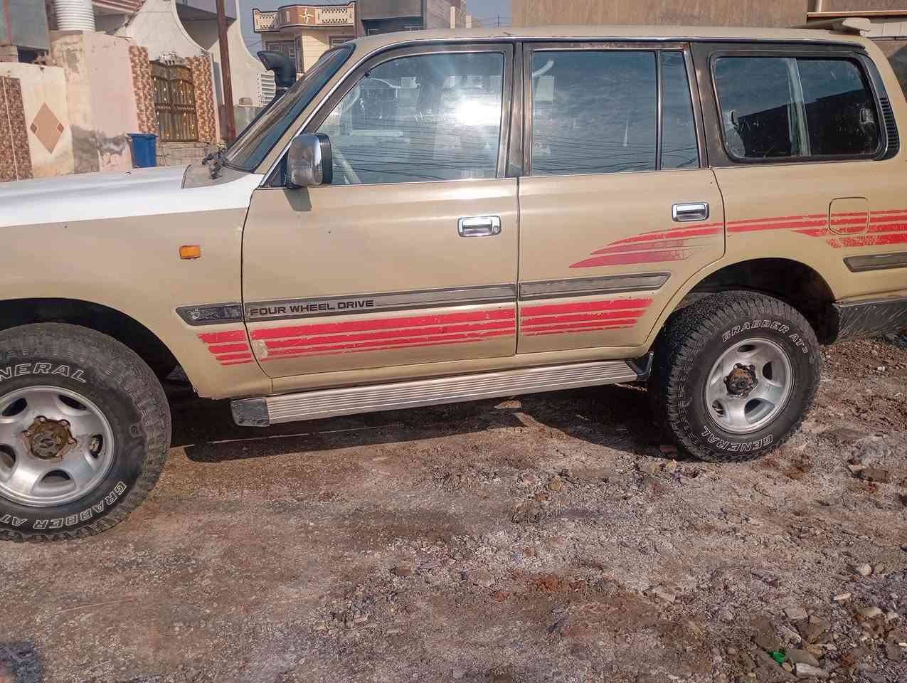 سلام عليكم ليلى علوي للبيع مكان ديالى بلدروز
(السعر ٦٠ ورقه وبيه مجال) شغاله كلشي ما ناقصه 
رقم مثنى سنويه رقم الهاتف ***********
