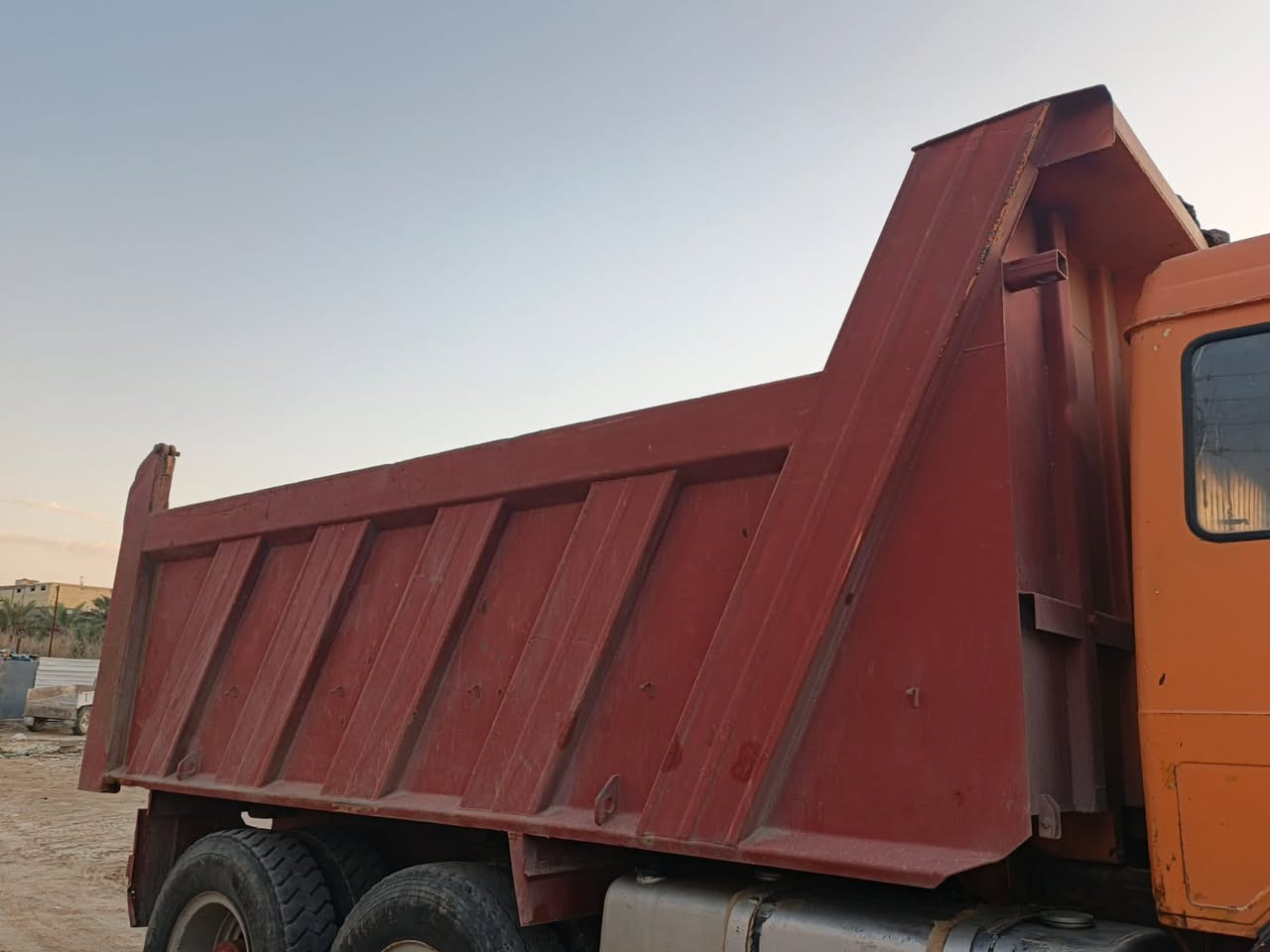 بدي للبيع دبل شاصي الماني جديد إصفاح كاعيه  كله جديد دعاميه وجاملغات ونج وصندوق دهن  بدي كامل مكمل مكان كربلاء للاستفسار ***********
