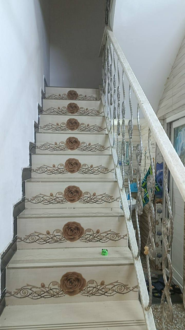 بيت ٥٠.متر طابو ملك بكراره بشارع ١٥ طابقين طابق اول هول مطبخ صحيات وطابق الثاني غرفتين غرفه كبيره وغرفه صغيره السعر ١٣٥ الاتصال بالرقم ***********
