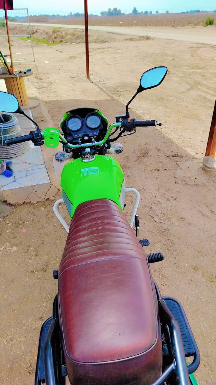 يا الله سلام عليكم دراجه للبيع دايون نفخ موديل 24 أوراق سكنر كهربايات كله شغال دراجه بعده زيره سويج سجينه محرك 200 شرط ما مدوده عليه اصبانه انضف من الصوره بعده جديده السعر مليون 450 وبيه مجال للشراي اتصل وبيك خير وتدلل ***********
