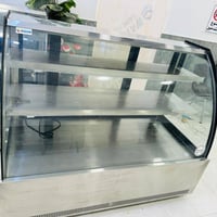 عارضات كيك او معجنات او لحومات مستخدمين شهرين فقط موجودات بغداد شارع ا...