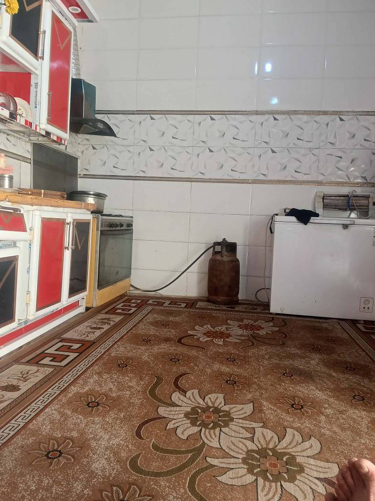 بيت للبيع  100 مترغرفة نوم صاله ومطبخ ارضي وجدراي سيراميك عد ابو حجر يم مدرسة اكد عشارع   

اتصال  *********** السماوا, المثنى
