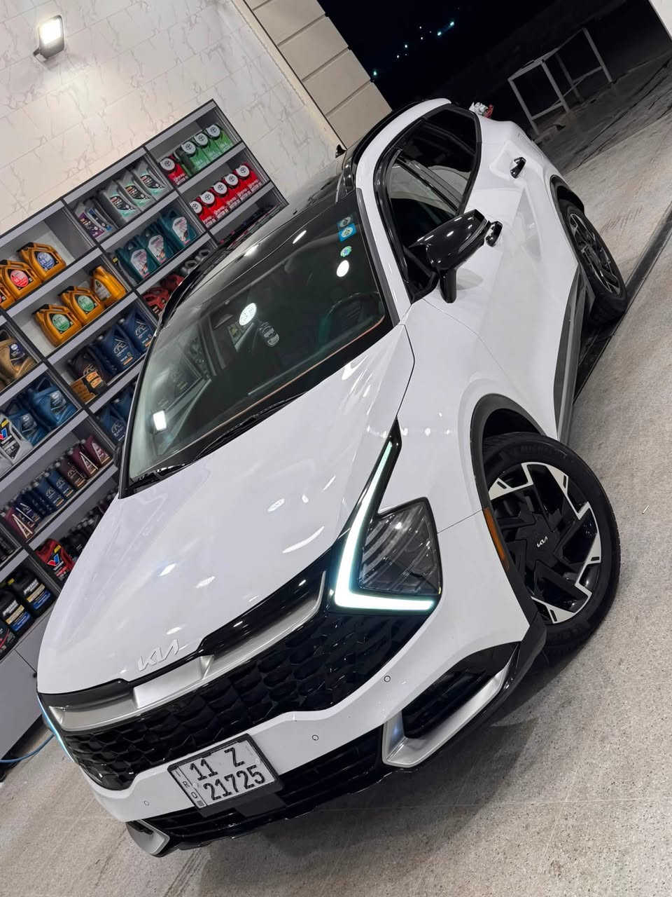 للبيع كيا سبورتج موديل 23 برستيج اعلى فئه فول مواصفات للاخير وارد امريكي محرك 2500 جي دي اي ماشيه 79 ميل ضررهة طعجه بالبنيد ومصبوغ عله كده بدون دواخل 
مواصفاته
بانوراما
بصمه كشنات تدفئه وتبريد 
كشن كهرباء
جنطه كهرباء 
تشغيل عن بعد
كشنات خزن ميموري وضعيتين
سستم صوت هارمن كاردون
كامرات محيطيه خمس كامرات
حساسات امامي خلفي 
رادارات 360 درجه
شاشه دجتل متغيره
السعر 193 وبيه مجال  
مكاني بغداد
صور الحادث والسونار مرفق بالمنشور
***********
