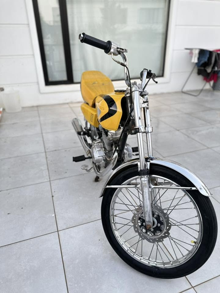 Slaw la hamw layak❤️
ئەم ماتۆڕە بۆ فرۆشتن ١٢٥  ٤ گێڕ ٢٠٢٠ 🏍️ڕۆن و تایە و ویل و زنجیر لۆکە ماتۆڕەکە جوان و بەقوەتە ٢٦٠ هەزار و معامەلە شوێن سلێمانی ئەوەش ڕەقەم مۆبایل
***********
وەتس ئەپ و ڤایبەری لەسەرە💸

