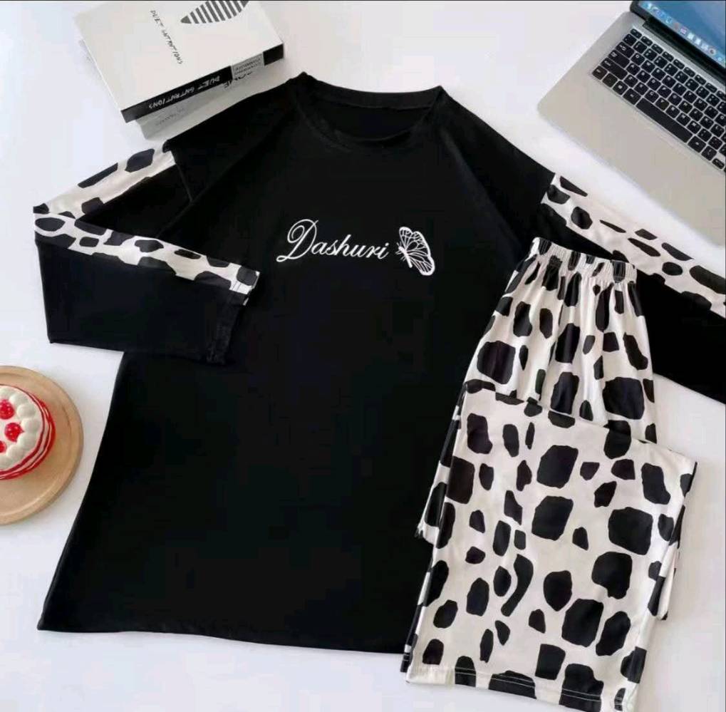 تراك نسائي فانيله زبدة الفول
قياسات خاصه وعادي
للحجز والاستفسار التواصل ع الصفحة 
ما هي المادة المصنوع منها القماش؟: 
فانيله زبدة 
أين يقع مكان البيع؟: 
نجف 
هل هناك عروض خاصة عند شراء أكثر من قطعة؟: 
قطعتين 15الف 
ما هو سعر كل بدلة؟: 
8