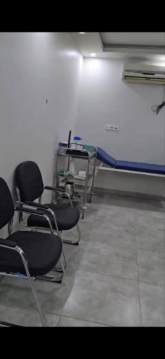 السلام عليكم
غراض عيادة للبيع

سدية طبية تتحمل وزن وتنطبگ والرأس متحرك تتحكم بيه نظيفة جدا  سعرها ٩٥

ترولي ستيل ٣ طرابق نظيفة سعرها ٣٠

كرسي ستيل جلد اخو الجديد استعمال قليل جدا عدد ٣ سعر الواحد ٣٨ 

عنواني بغداد - مدينة الصدر
لا يوجد توصيل راسلني ادزلك الموقع وتجي تاخذهن


**إذا كنت صاحب هذا الإعلان وتريد حذفه لأي سبب، رجاءا أرسل رسالة إلى الدعم الفني**