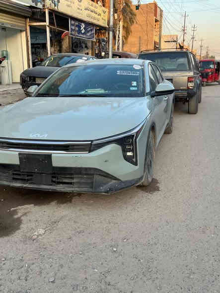 السلام عليكم
Kموديل 2025 دخول جديد حره 4
ماشيه ١٨ كيلو بدون تصليح على وضعه حادثه جاملغ ايمن و تك لايت و ربع دعاميه فقط بدون دواخل بدون ارباك تشتغل و تمشي لون أخضر (فستقي) السعر ١٦٥ و بيه مجال كلش قليل
 عنوان بغداد الأمين الثانيه ***********
