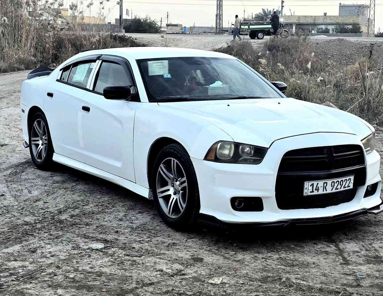 يا الله تريد الجديد هاذه الجديد 
السلام عليكم دوج جارجر 2014 رقم بصره دولي سنويه جديده صار شهر من مجدده دواخل عسلي تشغيل عن بعد شاشه جبيره كامره دواره مكينه 3600 مكينه وكير وحداده وتخم تاير ومنضومه ماي ادامه عامه توي مسويلهه سياره تاذخهه الف ما اذب عليهه سياره مال جناي رقمي *********** ... ***********
