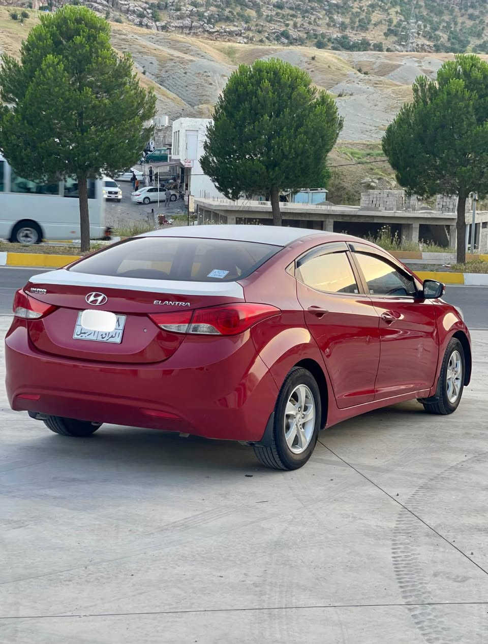 Hyondai Elantra 2012
گێر عادى
مەکینە گچکەی مەرغوب 
گێر و مەکینەی نەکراوە بە شەرتە
سەیارەکە هی ماڵەوەیە هی مەحرەز نیە
سەیارەکە تەزرەى هەیە
سەنەوی بەسەر چووە
نرخ 86 مەجالەکی کەم 
ژمارە مۆبایل ***********
تکایە مشتەری تێل بکە جوابی نامە نادرێتەوە أربيل, العراق
