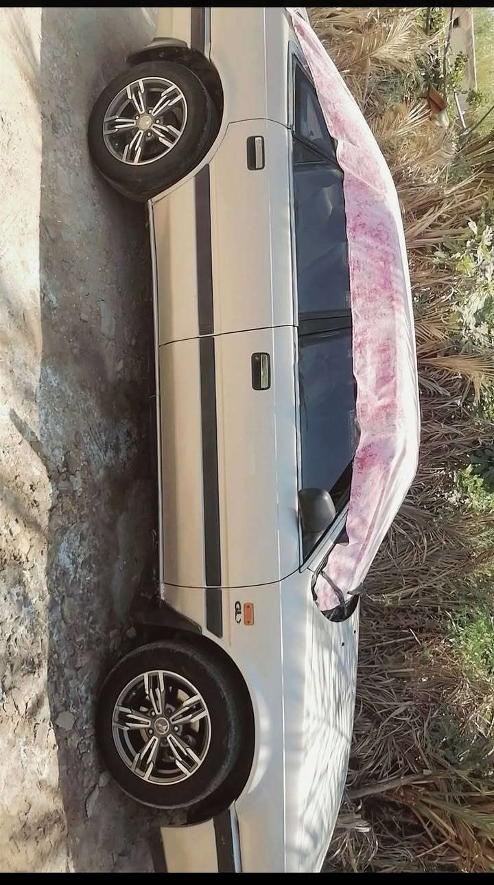 من رخصة الادمن
مازدا مديل 1991
حجم 626
سنويه وهزه لل 27
مصفره 
مداور ثانيوم راعيها موجود يمي
مكفوله من الضربه والصبغ عدا طخه بالجاملغ الكدام موضح بالصوره
حداديه جديده تخم تاير جديد سياره نضيفه بلاديه وضع شركه.
كرهبائيات كلها شغاله 4 جام كهربائي مري كهربائي 
رقم بغداد. سعر (35) بيها مجال 
رقم الهاتف. ***********
