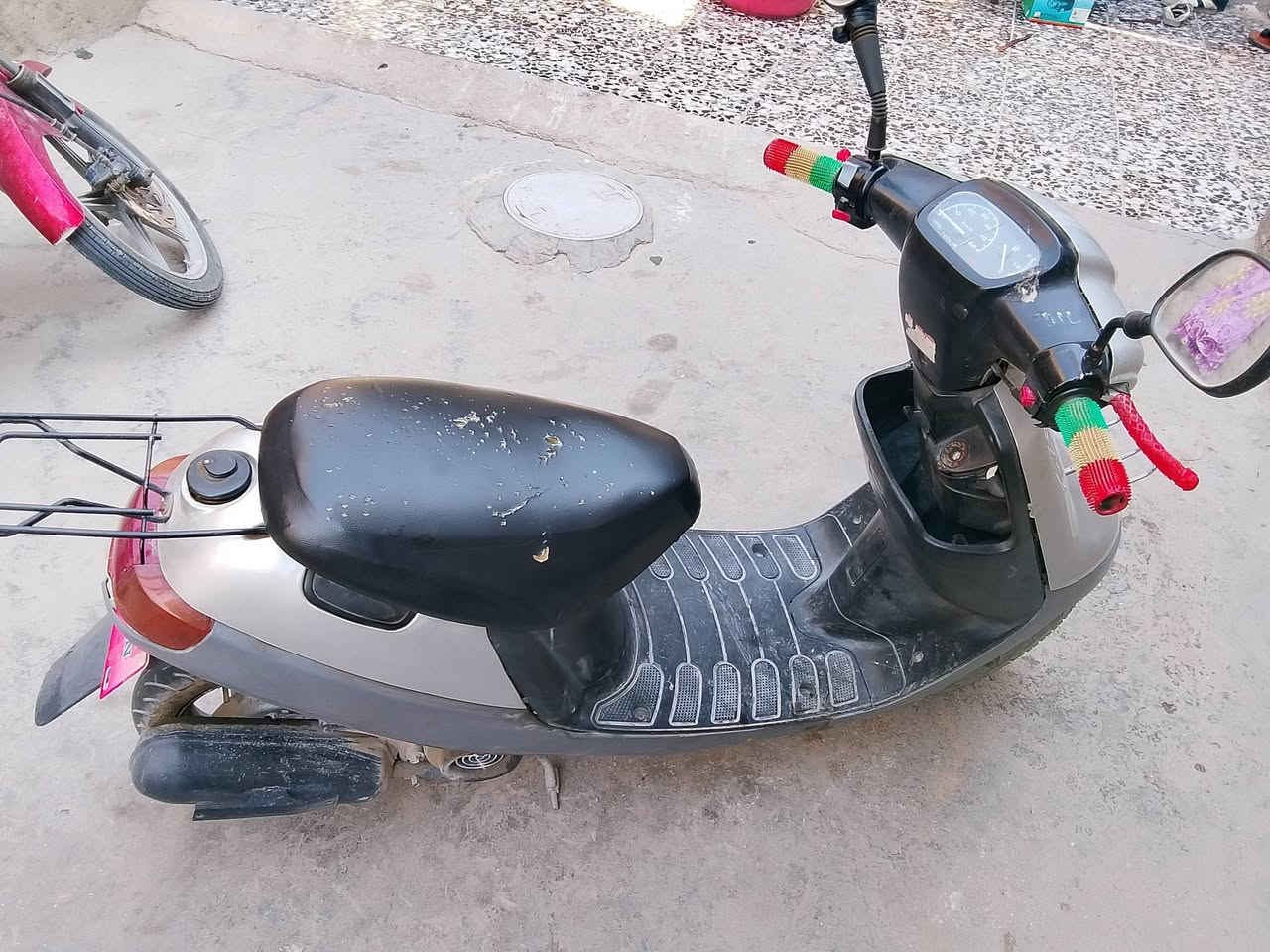 سلام عليكم دراجة للبيع بطه نضيفه اي نقص مابيه سعر 375وبيه مجال حك الجيه كهربائياته كله شغاله مابيه اي نقص ***********بي واتساب
