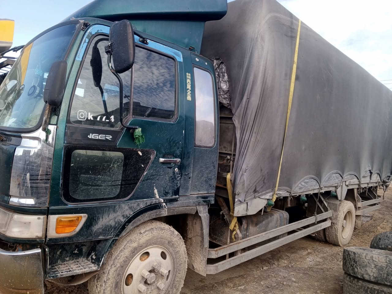 #للبيع
هينو طيره 70 سوبر لا صرف ولا بخار قماره انكر جديده 
تخم تاير 19 ونص اتصال ‏‪***********‬‏
