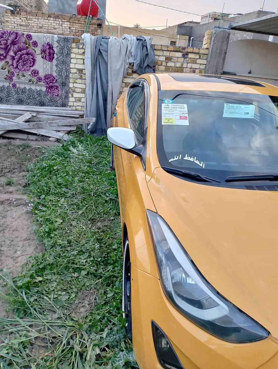 السلام عليكم النتره 15 امريكي حادث بنيد وشي قليل يم قبق البانزين سياره جديده وكامله مكينه 2000 مكفوله حداديه تخم تاير جديد فول عده البصمه رقم بغداد نكليزي مداور ثاني يوم  السعر 110 وبيه مجال الشراي مكاني ديوانيه اتصل ***********
