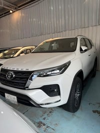 فورتشنر 2023 جديدة فول مواصفات ( 🚘)  اربعة سلندر / بصمة اصلية / فور وي...