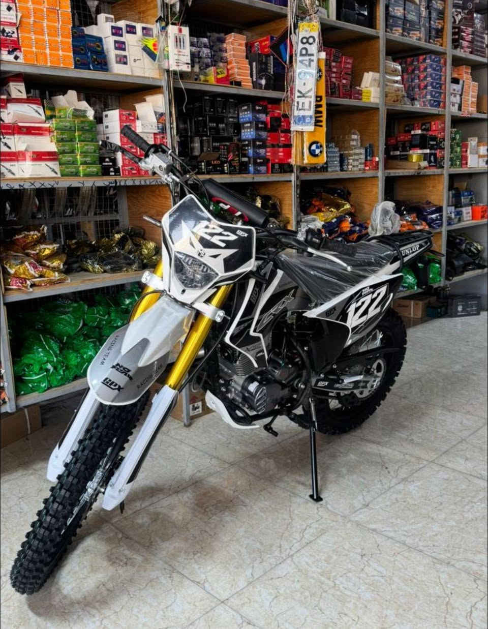 سلام عليكم دراجه قفاز CRX محرك 300 دراجه جديده ماشيه 860 
سعر الدراجه 1780 مكان الدراجه بغداد البلديات رقم ***********
