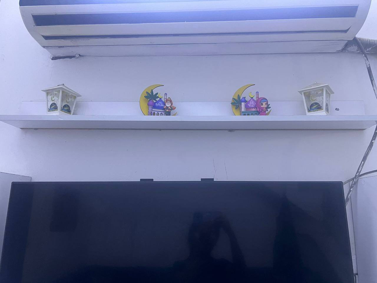 السلام وعليكم عدي اثاث مستعمل نضيف للبيع الشرايه خاص.  ***********
