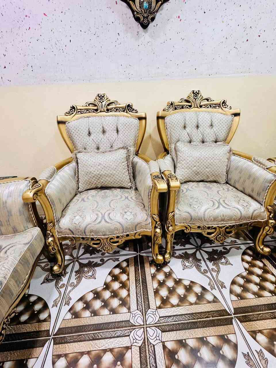 ديوان رئاسي تركي كلش نضيف 6 قطع 800 الف وبي مجال للطيبين الرقم ***********
