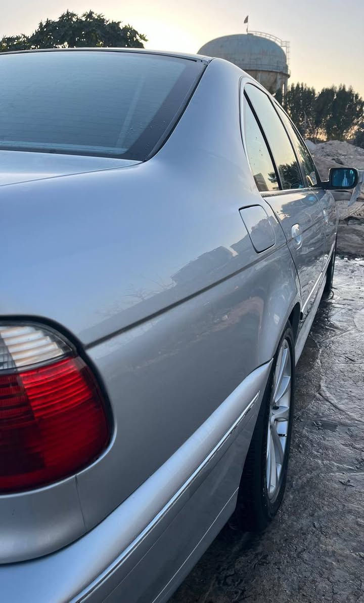 السلام عليكم
سياره للبيع 
BMWصقر 🇩🇪
موديل 1996 اصل
الون سلفري 
كهربائيات كلها بلاد وضع شركة 
كير ومكينة بشرط 
مكينه فانوس المرغوبه 🇩🇪
تبريد بشرط 
جام كهربائي 
سلايت طكتين 
تلفون رئاسي
بصمة تشغيل 
تشغيل عن بعد 
حداديه 90بالميه 
نظافة الغرفة 100‎%‎
السيارة كل نقص مابيها 
وضع الشركة
السيارة احله من الصور 
العنوان النجف الاشرف 
***********
