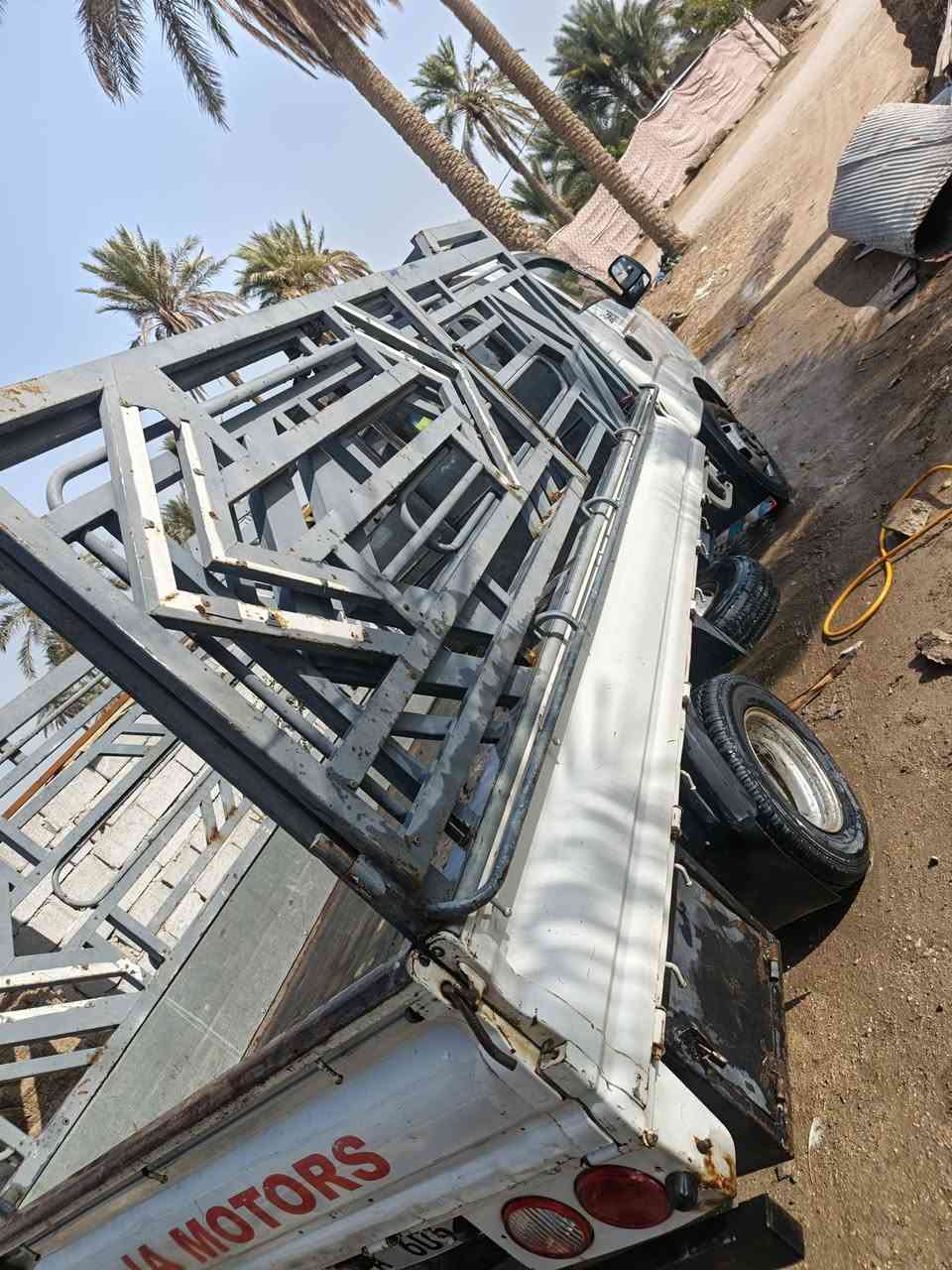 السلام عليكم كيه فحل للبيع موديل 2010مكينه مفتوح تخم تاير باتري جديد سياره جاهزه بسمي سنويه ورقم إنكليزي مداور ثاني يوم السعر110المراجعه على الرقم ***********
