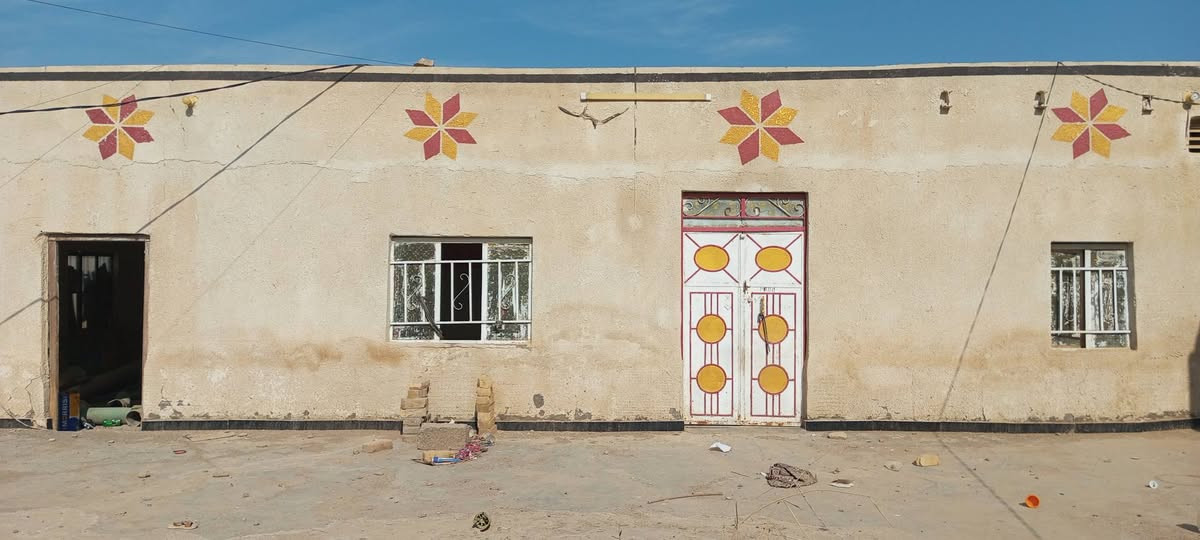 سلام عليكم بيت للبيع المساحه متر 350 مع غرفتين وصاله ومطبخ ودوانيه حي المام الرضا
قرب المدرسه الابتدائيه 
بيت جاهز مع كهرباء وماي ومجاري الاتصال على الرقم‏‪***********‬‏ 
زراعي السعر 15 وبيه مجال الشراي
