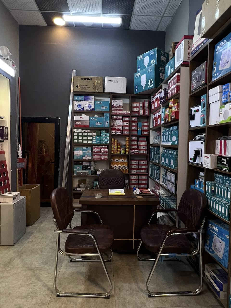 معرض اللامي للاناره الحديثه والكهربائيات 
موقعنا الدوره حي دجله عماره الجوهره 
اسعار مناسبه وخصومات إلى المنازل والمزارع في منطقه الدوره
يوجد لدينا توصيل للحجز والاتصال ***********
