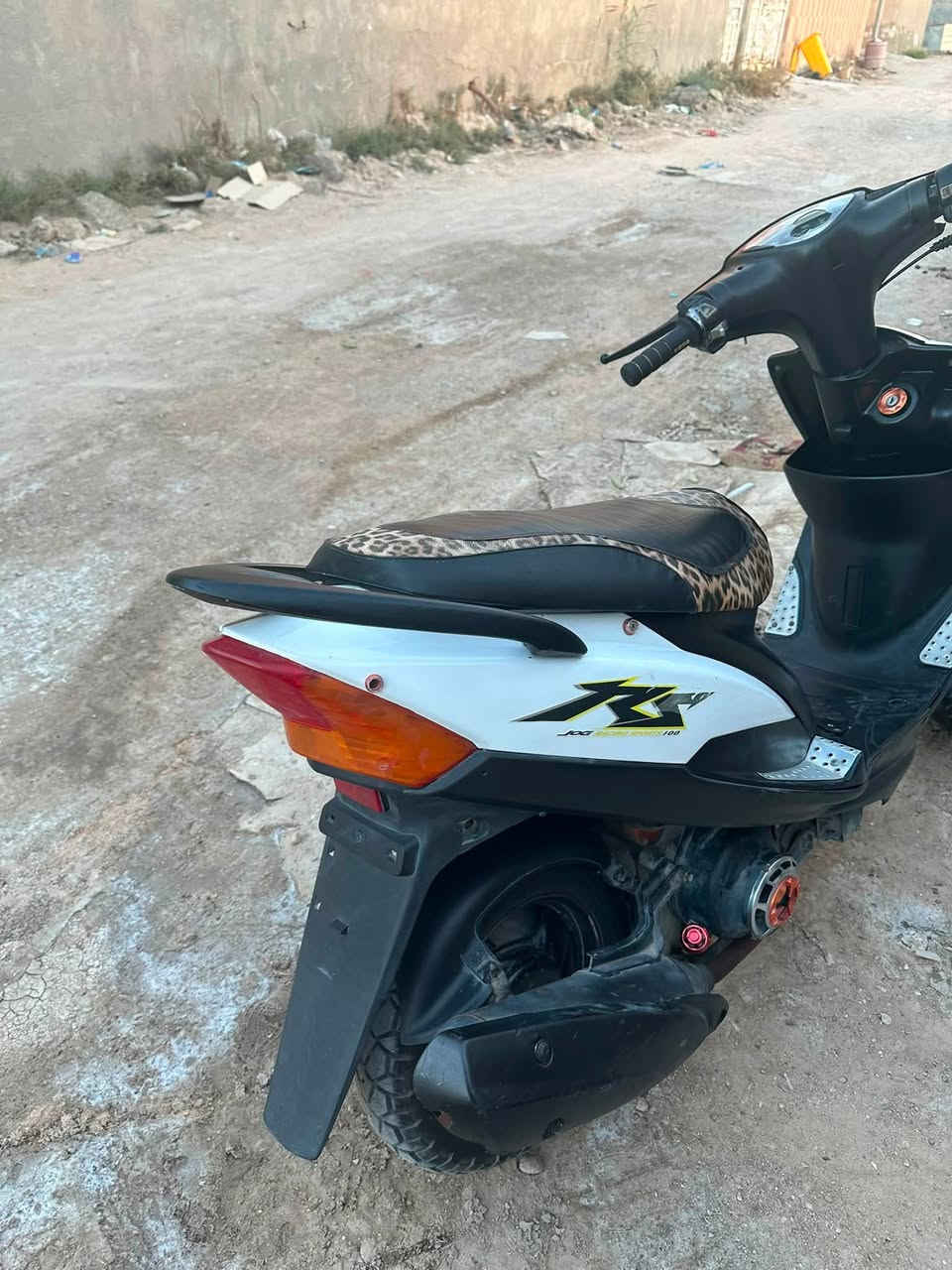 للبيع ما مفتوحه مكينه صاله سبوع من شديته من الحاويه    دراجه كامله من طول الطول  سعر 750  المكان : بني منصور للناحيه  تواصل خاص. المن شراي لا يداهر


**إذا كنت صاحب هذا الإعلان وتريد حذفه لأي سبب، رجاءا أرسل رسالة إلى الدعم الفني**