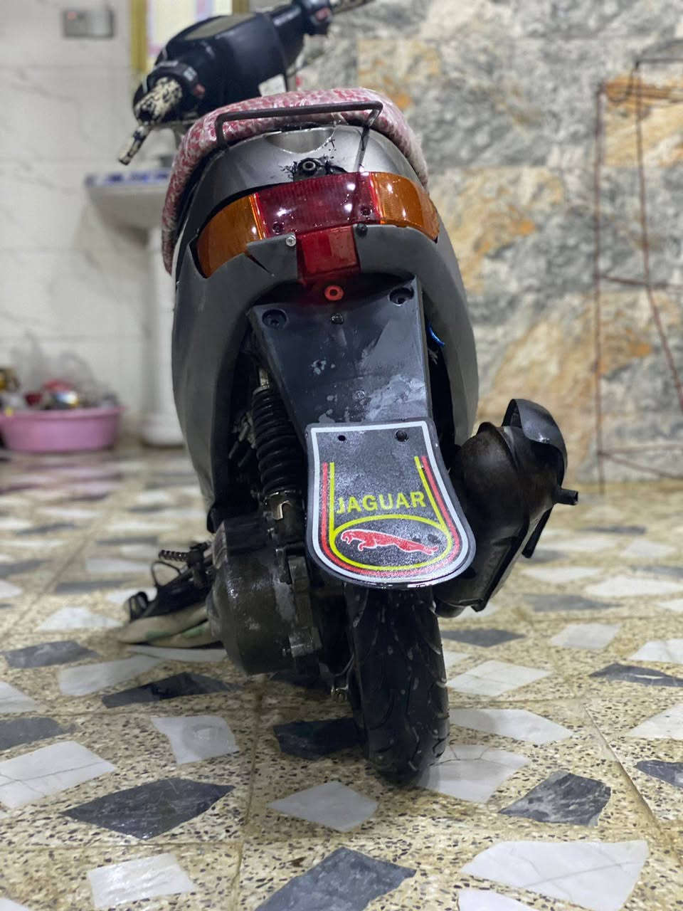 سلام عليكم اخوان ماطور بوتين للبيع كهربائية بس ربط تايرات جدد ووياله جدد ماطور مامعمر لافوك ولافوك ولاجوا بك لايتات جدد شرط معدل تحريكه فحص كدامك السعر ٢٢٥ وبي مجال شي قليل مكاني موصل جانب الايمن مشيرفه 
وهاي الارقام ***********/*********** 
🫂🫶👌
