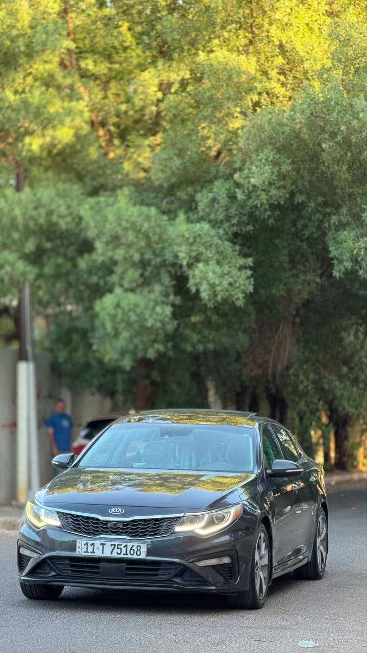 السلام عليكم 
كيا اوبتما 2019  S رقم بغداد الجديد باسمي
فول مواصفات للاخير 
حادثه بنيد فقط بدون دواخل 
لغد وشاصي كفاله 
مير ومحرك كفاله لا فتح ولا تبديل 
ماشيه 60 الف مايل 
محرك 2400 المرغوب 
بنوراما
بصمة ابواب وتشغيل 
درايف مود
فول تحكم استيرن
شاشه كار بلي
كامرا خلفيه وحساس 
رادار 360 درجه 
توقف ذاتي 
تحديد مسار 
قياده اليه 
كشنات جلد ومخمل 
كشن كهرباء
لد نهار 
بك لايت لد
اشاير مري
ويل كب 18 وتخم تاير جديد 
السياره جاهزه كير ومحرك وحداديه وتبريد
جديده بمعنى الكلمه واحله من الصور 
السعر 140 وبيه مجال 
عنواني بغداد 
متواجد واتساب ***********

