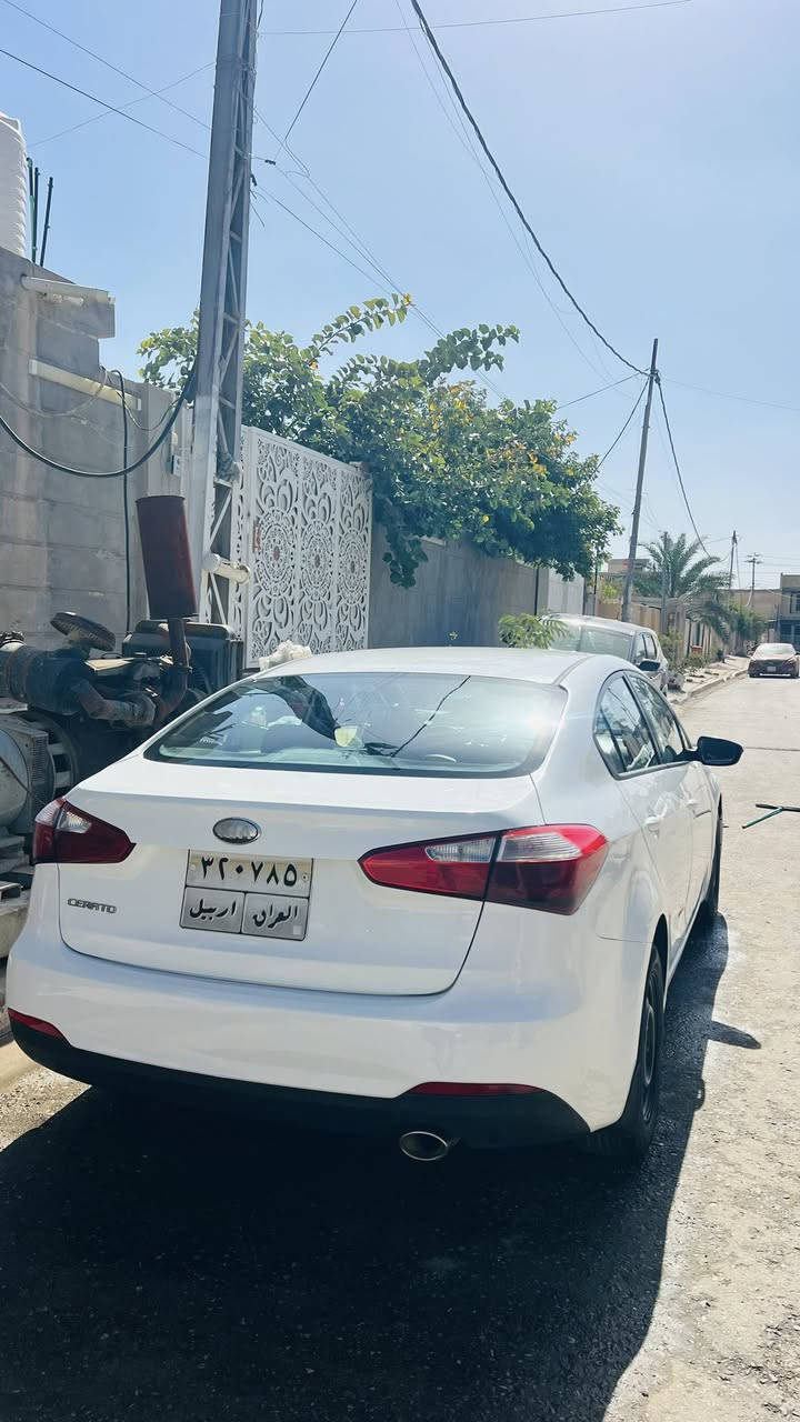 السلام عليكم سيراتو 2013 شكل 14
جاهزة كير محرك مكفولات بيها جاملغ امامي صبغ بدون دواخل بسم كردي تريد تحويل تريد وكالة سعر 113 وبيها مجال  هاتف ***********واسط الصويرة
