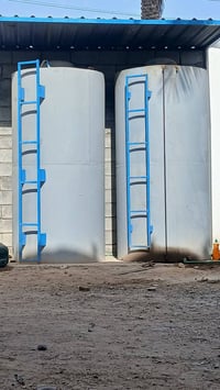 خزانات كاز سعه الواحد ٢٥٠٠ لتر عامودي سعر الواحد ٤٥٠ الف  ٠٧٨٠٣٠٧٨٠٠٧