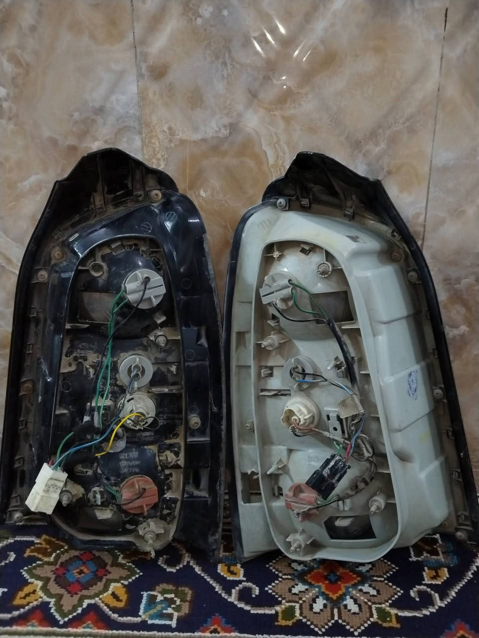 للبيع
مال هونداي تراجيت من2001الى2008
اصلي بلادي 
لايت شغال وسكنات خلفية هم يشتغلن 
فقط سكن خلفي ايمن مكسور جامة
السعر:: 130الف بيه مجال..
رقم هاتف    ***********
