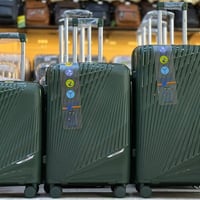 ￼ تخفيضات لأول مره  حقائب السفر السعر الجديد (75)السعر القديم (100)عدد...