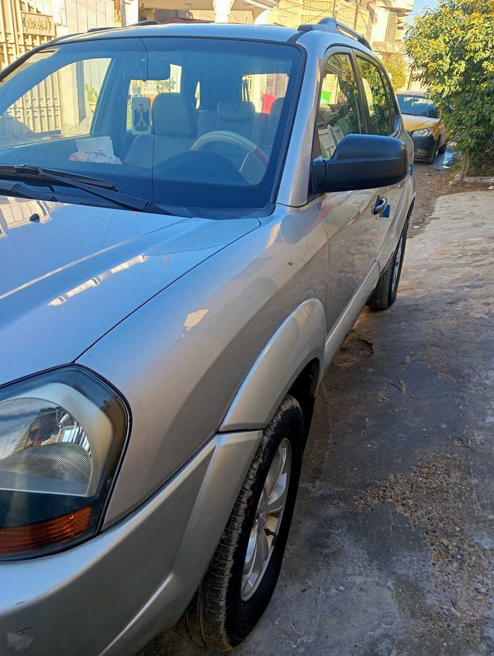 السلام عليكم للبيع توسان موديل 2009 وارد خليجي مكينه 2000 السياره كفاله عامه من  الصبغ والتبديل والفتح والجراد السياره أربعة دسك السياره جاهزه من كلشي كير مكينه حداديه تبريد تخم تاير كله جديد السياره وياها سويجات 2 مال شركه السياره جاهزه من كلشي شرط على السونار ألف ما تصرف عليه 
العنوان بابل محاويل 
السعر 123
رقم الهاتف ***********
